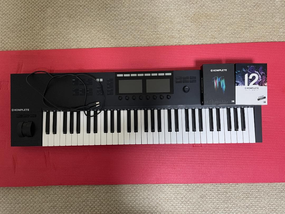 KOMPLETE KONTROL S61と12 ULTIMATEのセット