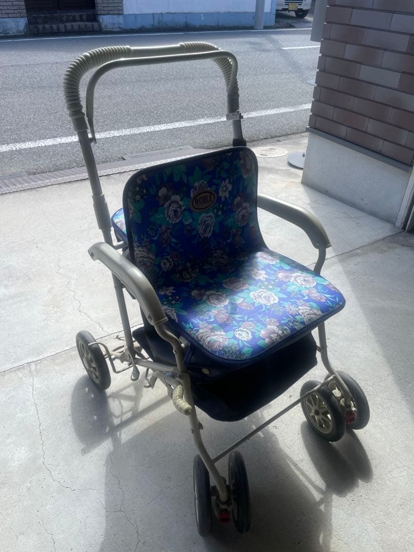 極美品　NOBLE ノーブル　シルバーカー 花柄デザイン