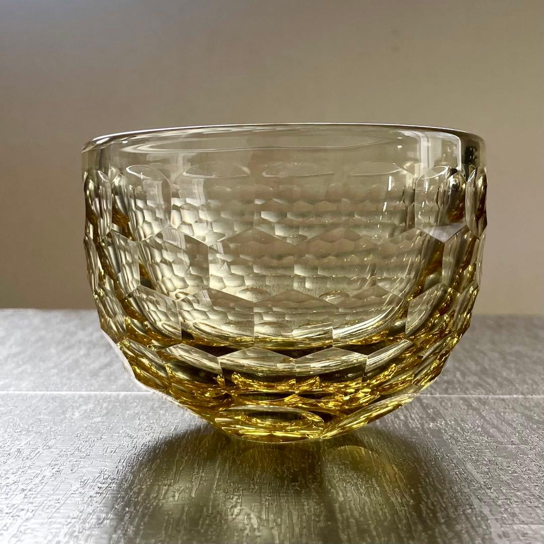 ガラス　模　正倉院法物　白琉璃碗 布留川のほとりから - 正倉院宝物白瑠璃碗の原型を発見！ ｜ 天理参考館