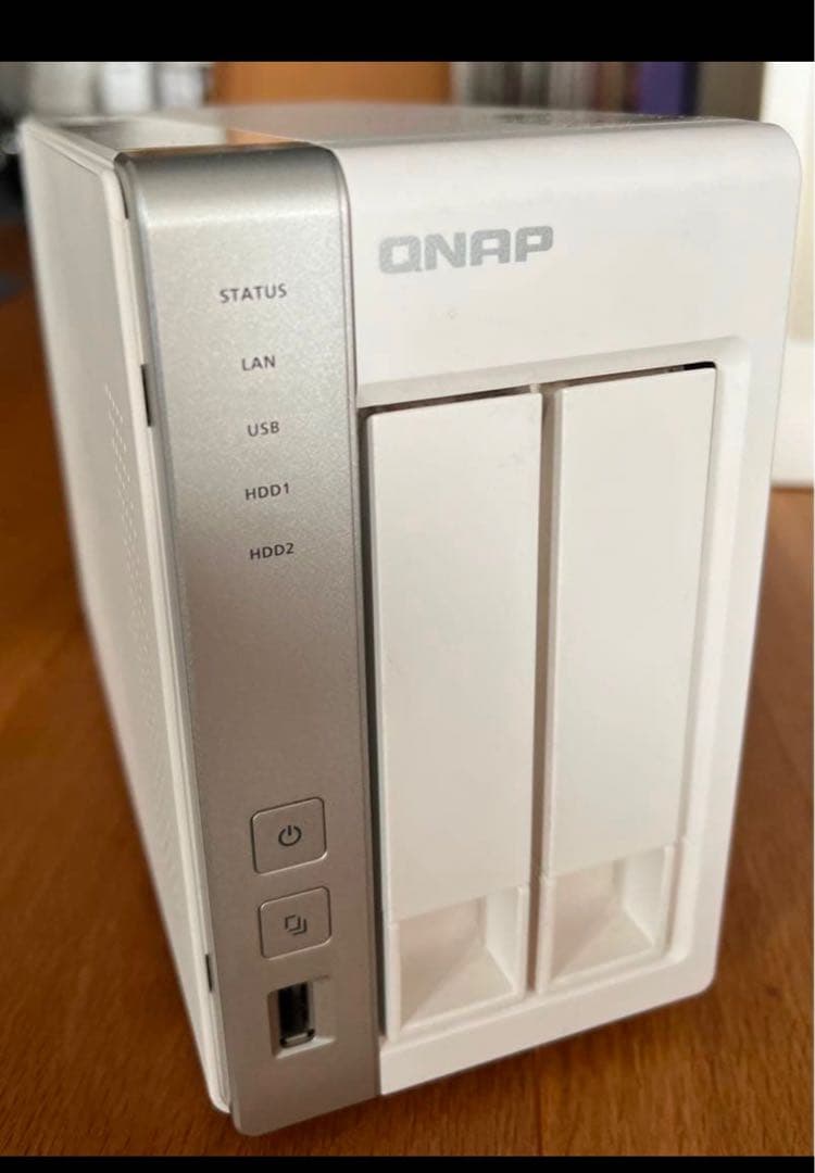 QNAP TS-220 NAS 2TB×2 ディスク付き TS-220 | ハードウェア仕様 | QNAP