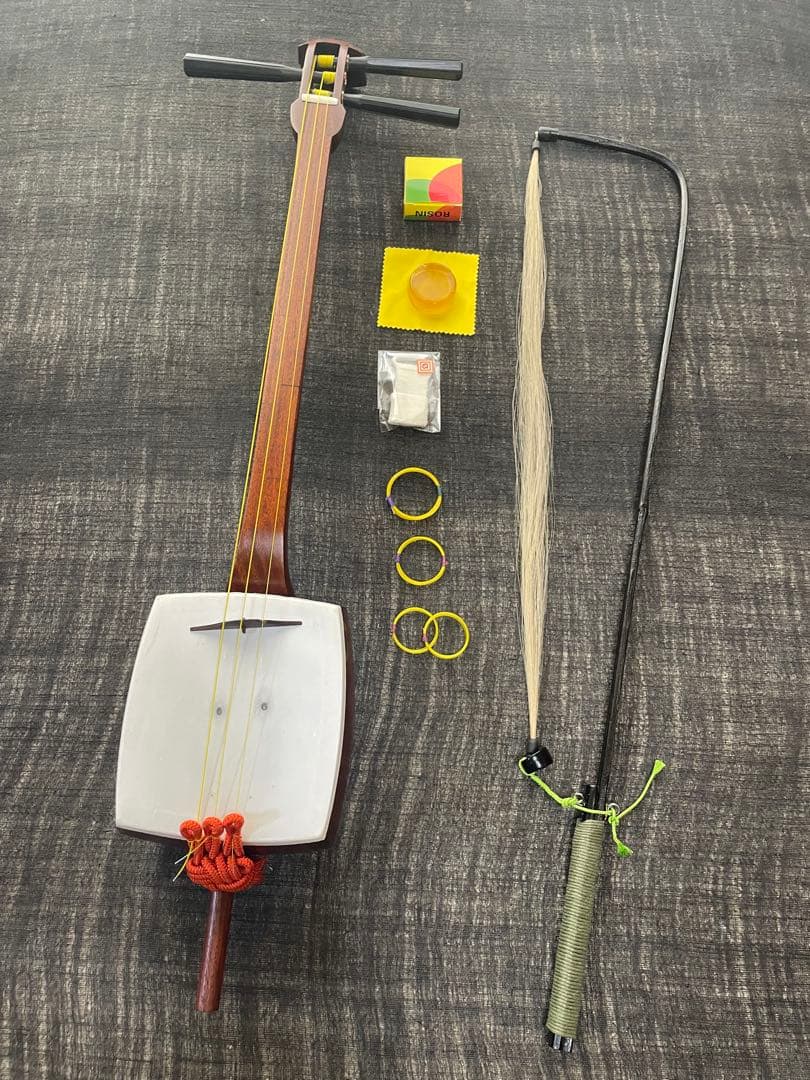 和胡弓，　竹弓、　付属品