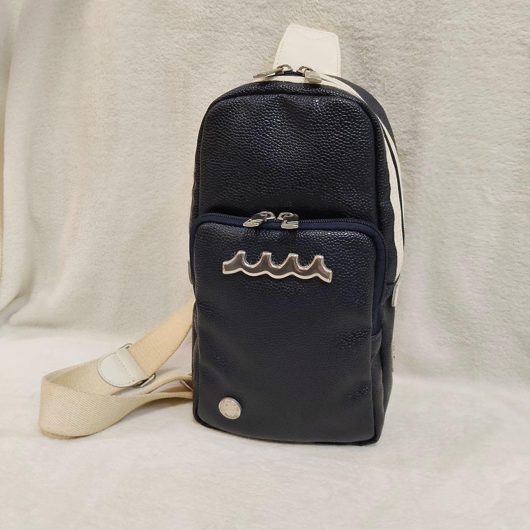 ムータマリン　ボディーバッグ　ネイビー ロゴ