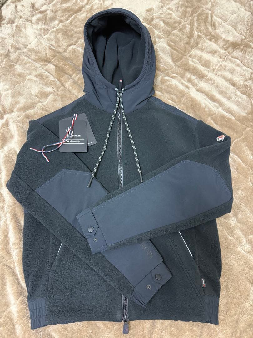 極美品 MONCLER GRENOBLE パーカー - メルカリ