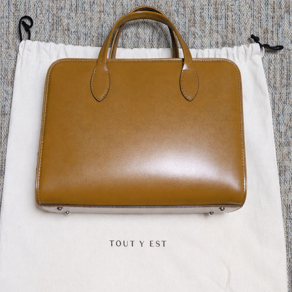 TOUT Y EST】トゥティエ ロケスモールバッグ キャラメル - メルカリ