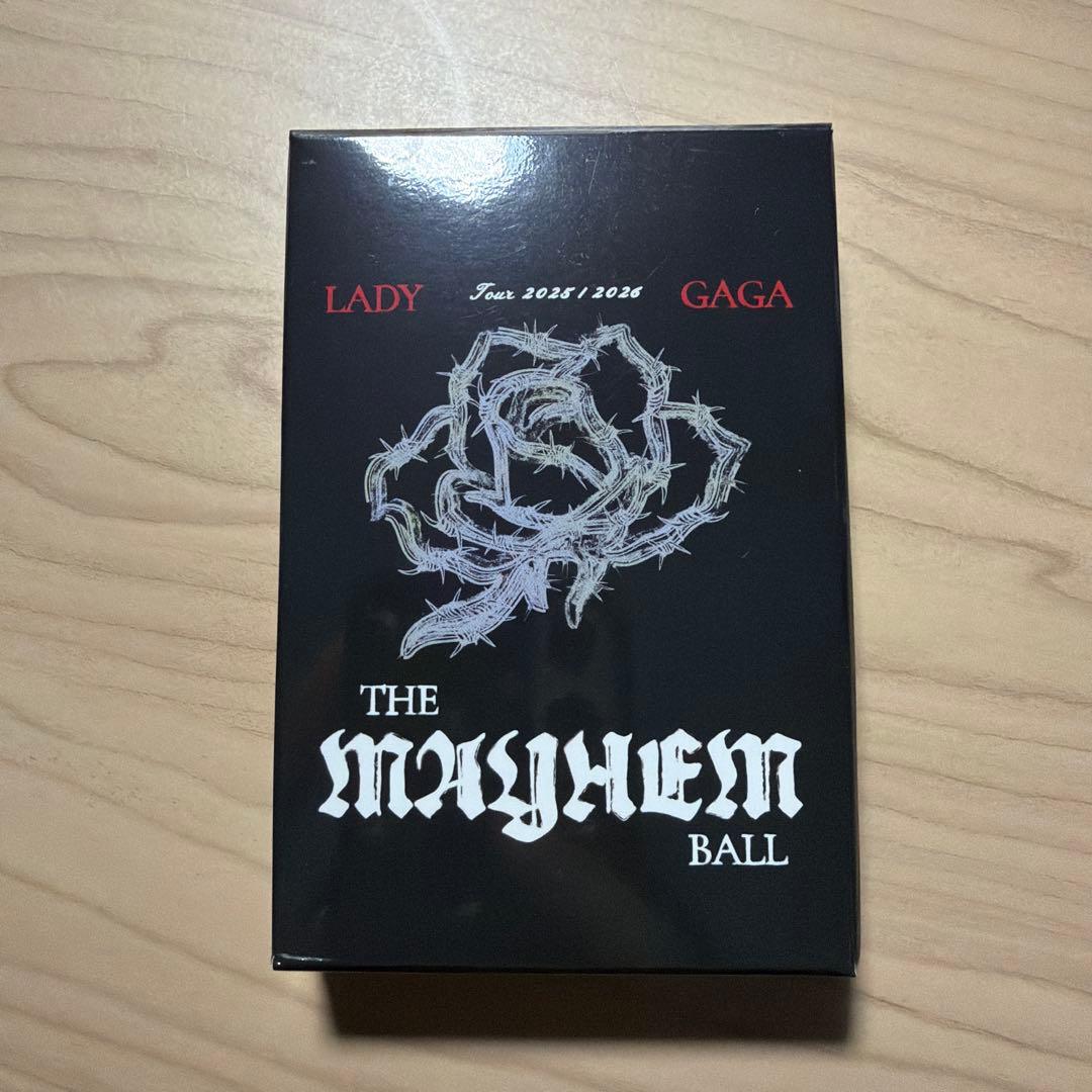 Lady Gaga トランプ Mayhem Ball VIP 特典2026 - メルカリ
