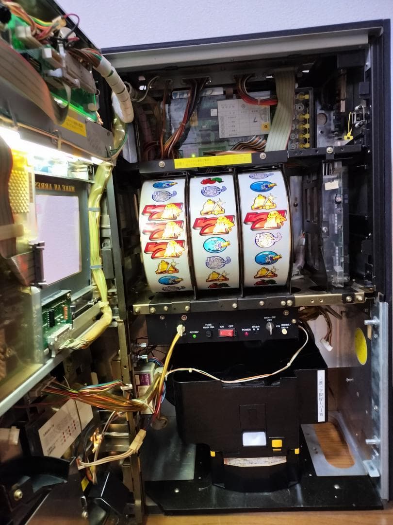 パチスロ実機】平和☆主役は銭形【コイン不要機付き】4号機・希少台