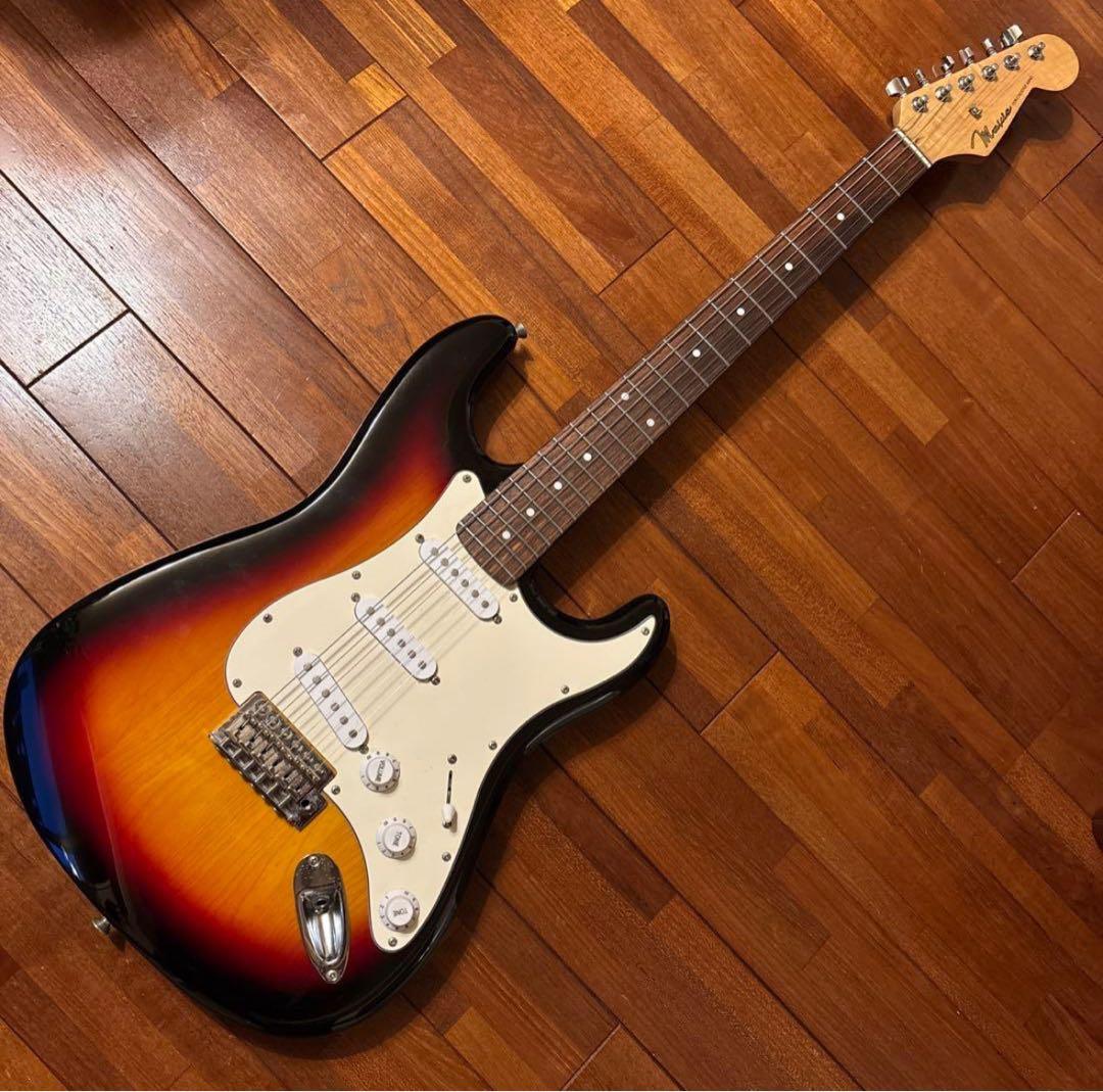 ストラトキャスター タイプ　エレキギター (センターブレンダー回路搭載) ストラトキャスター タイプ エレキギター (センターブレンダー回路搭載