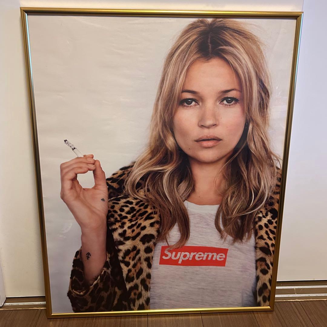 ケイトモス シュプリーム ポスター プロモーション用 非売品 フレーム付き Supreme ケイトモス（Kate Moss）のポスターを販売 ー NOISEKING