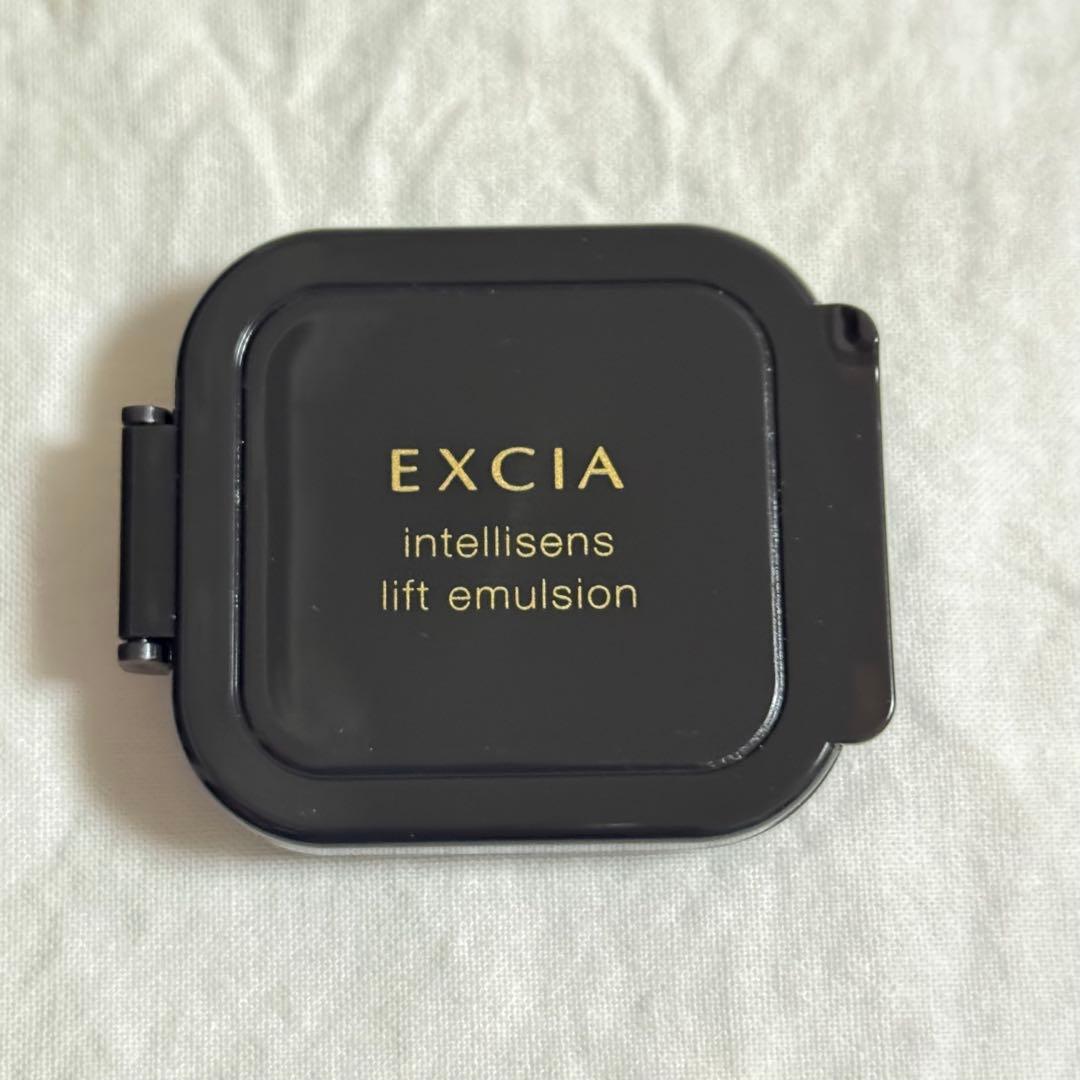 エクシア　アンテリサンス リフトエマルジョン　OC111 ミディアムオークル