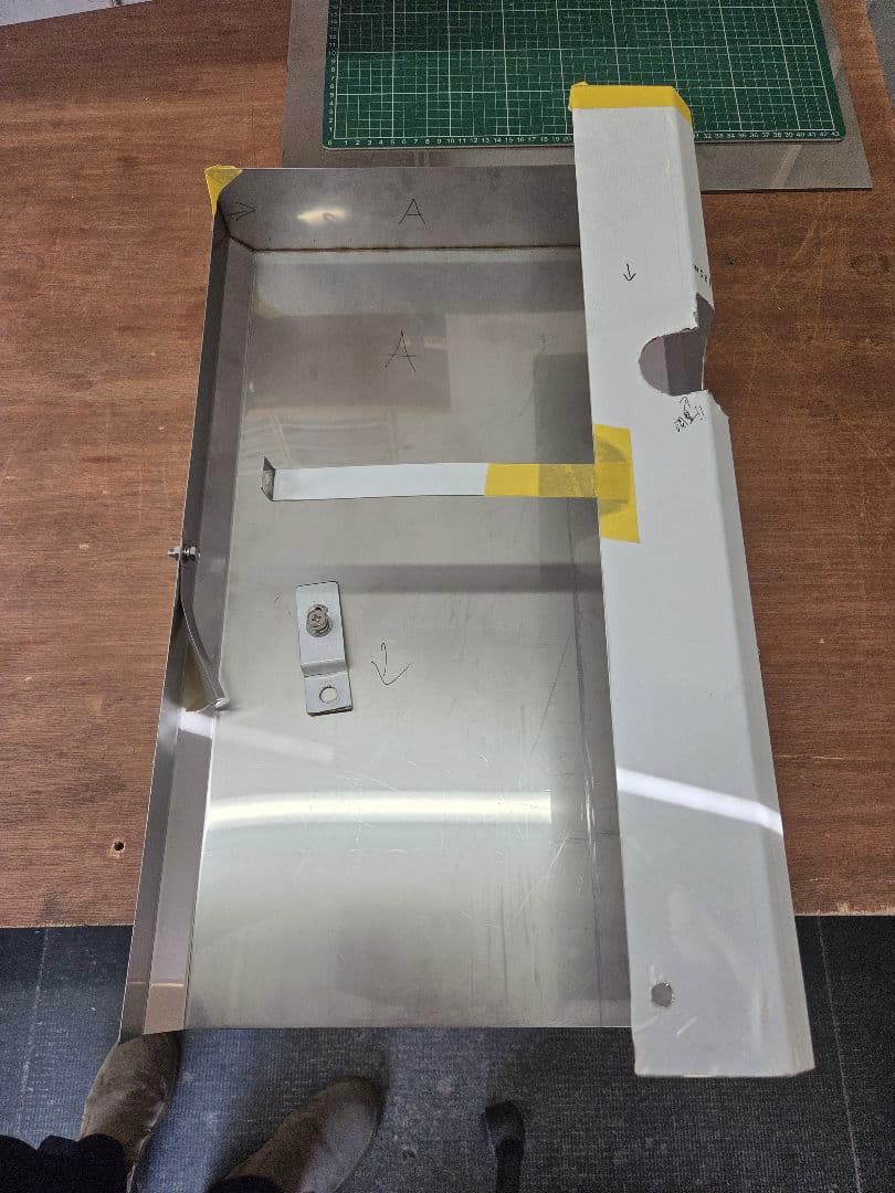 17スーパーグレート等 トレーラー ダンプ等 サブタンクカバー - メルカリ