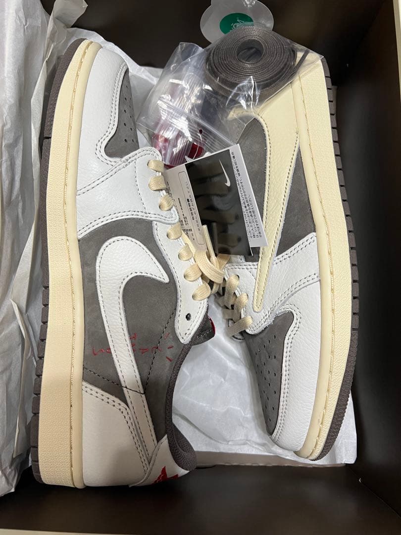 Travis Scott × Nike Air Jordan1 Low OG