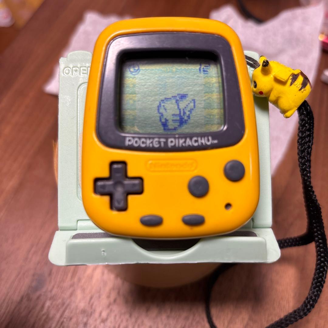 Nintendo ポケットピカチュウ 万歩計 動作確認済み - メルカリ
