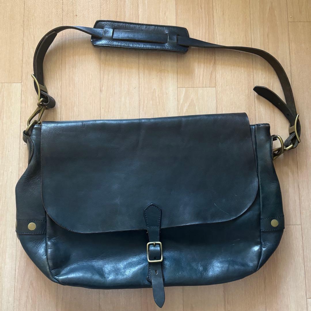 【値下げ】LEATHER POSTMAN SHOULDER BAG vasco