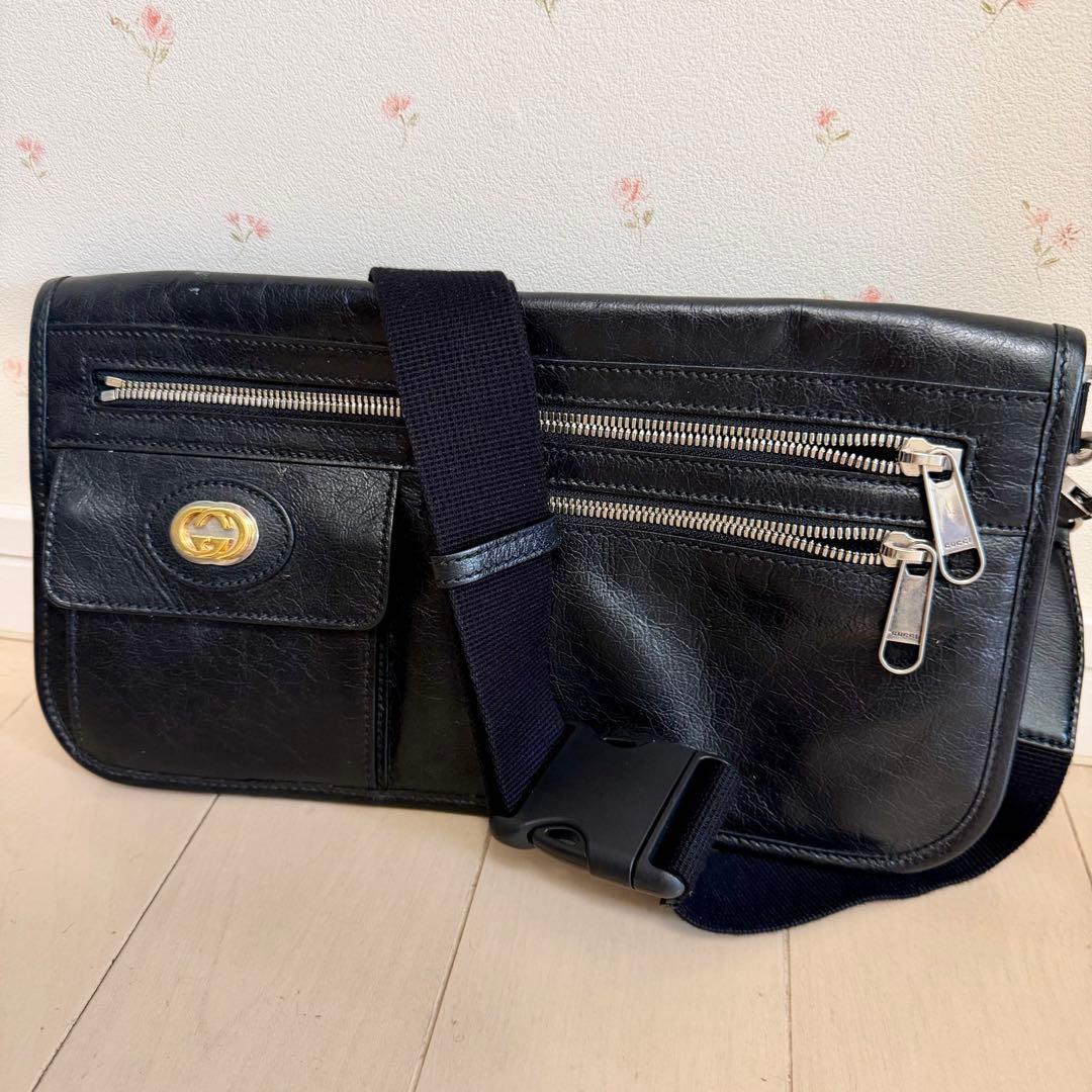 GUCCI グッチ ボディーバッグ 黒