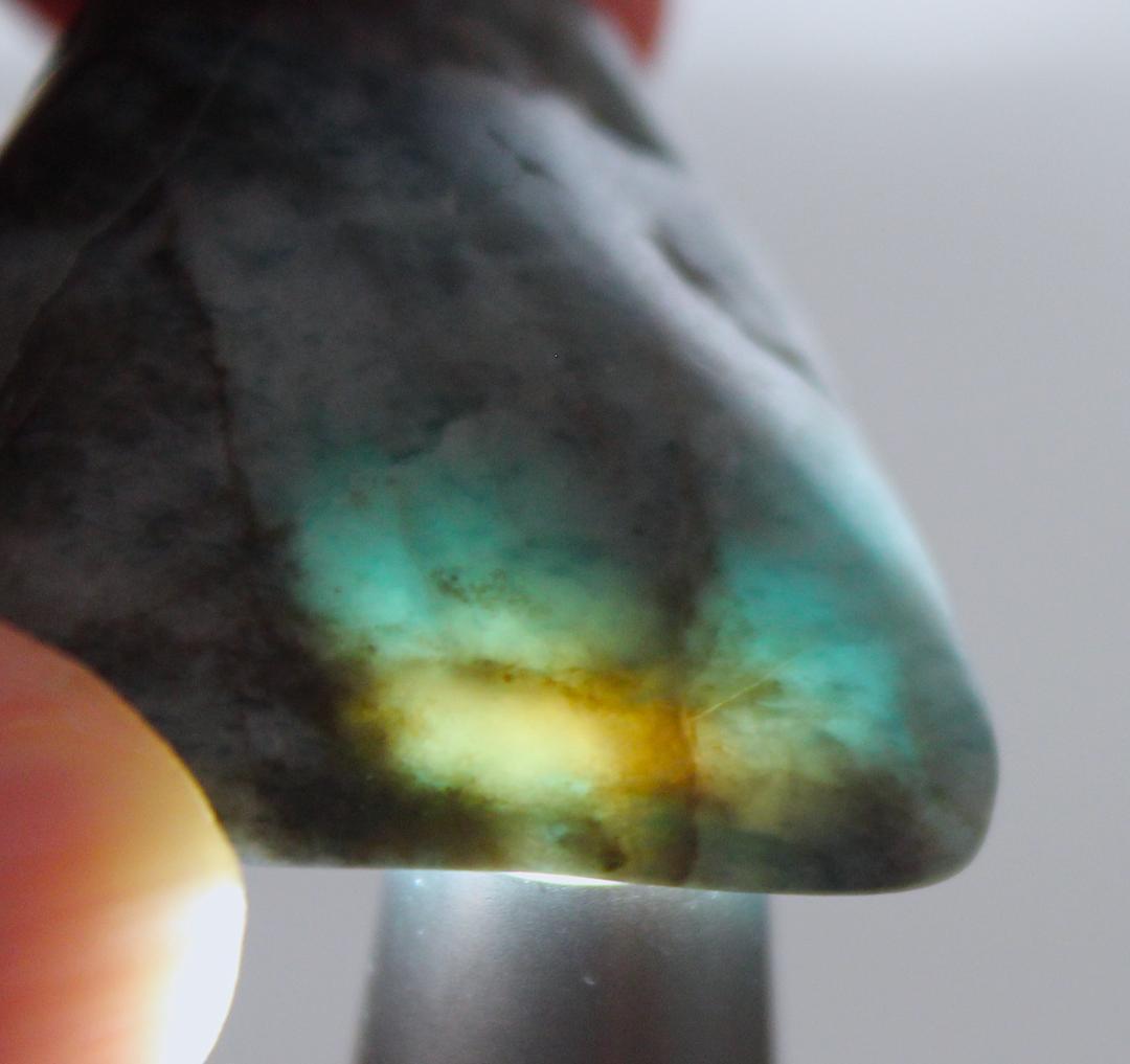 とぅーやん［深海ブルー］糸魚川翡翠 入りコン沢 青翡翠 原石 17.8g