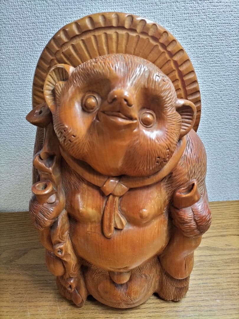 木製　狸の一刀彫りの彫刻　最終値下げ 楽天市場】木彫り 根付 ストラップ〜たぬき〜一刀彫／材料：柘植