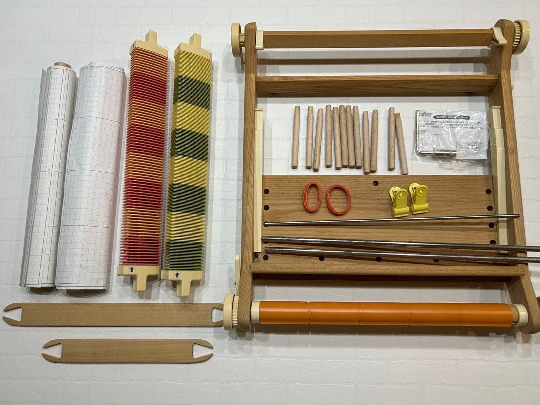 手織り機セットとテキスト