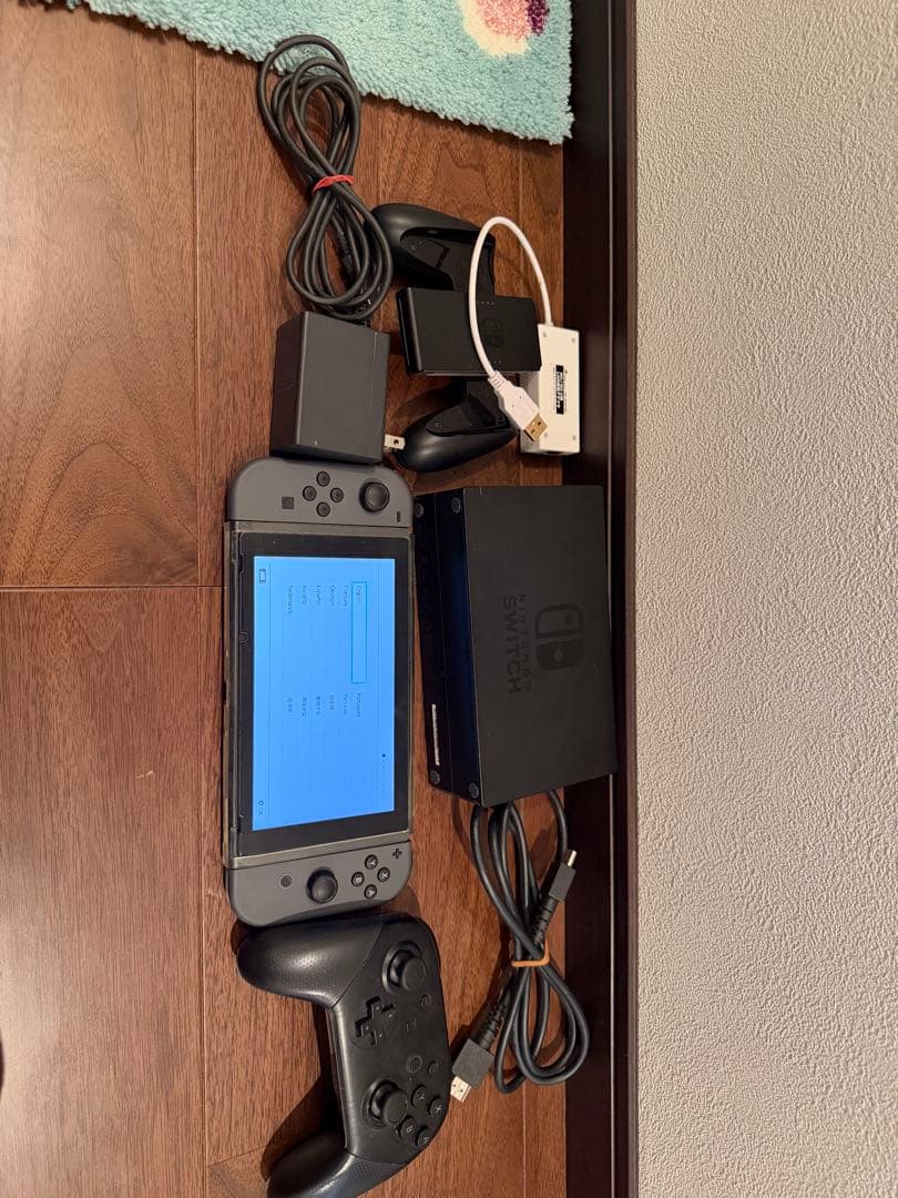 Nintendo Switch 本体 + コントローラー + 付属品 ※箱無し Nintendo Switch本体、コントローラー、箱無し - メルカリ