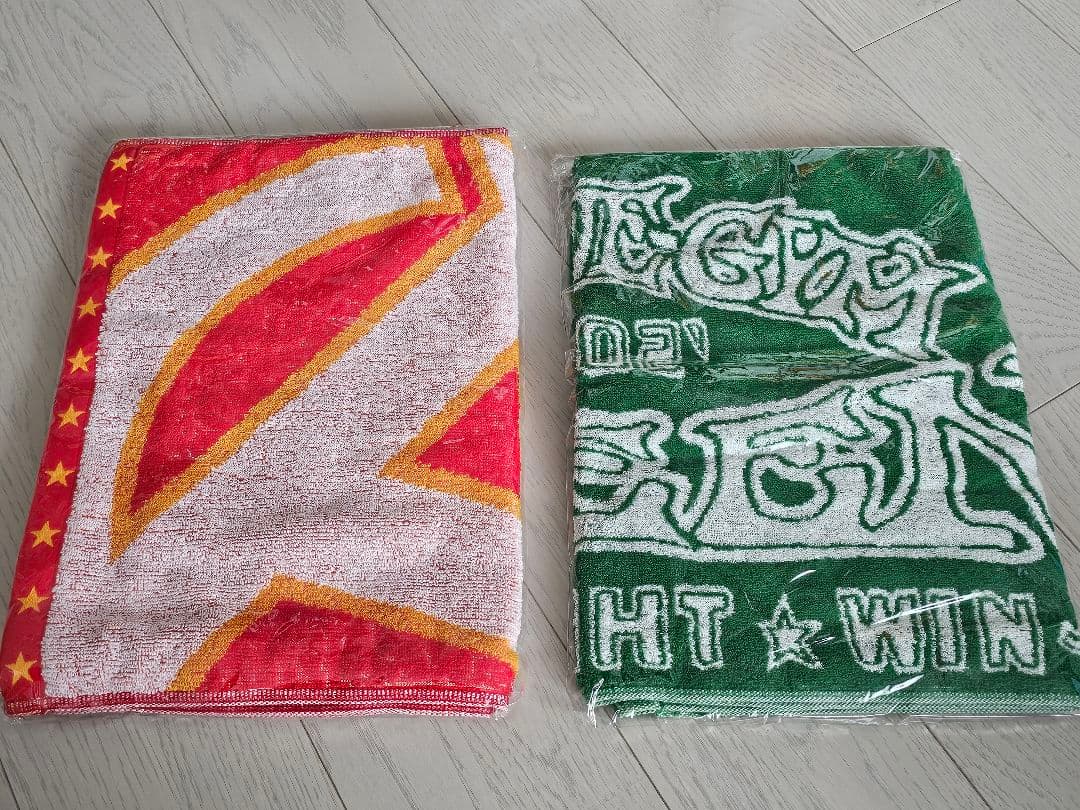 祝日SALE✨B'z LIVE-GYM 歴代ツアータオル 14セット他※年代不問 - メルカリ