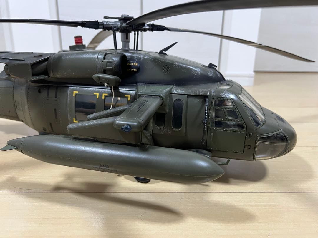 超希少】エリートフォース 1/18 ブラックホーク UH‑60 ヘリコプター
