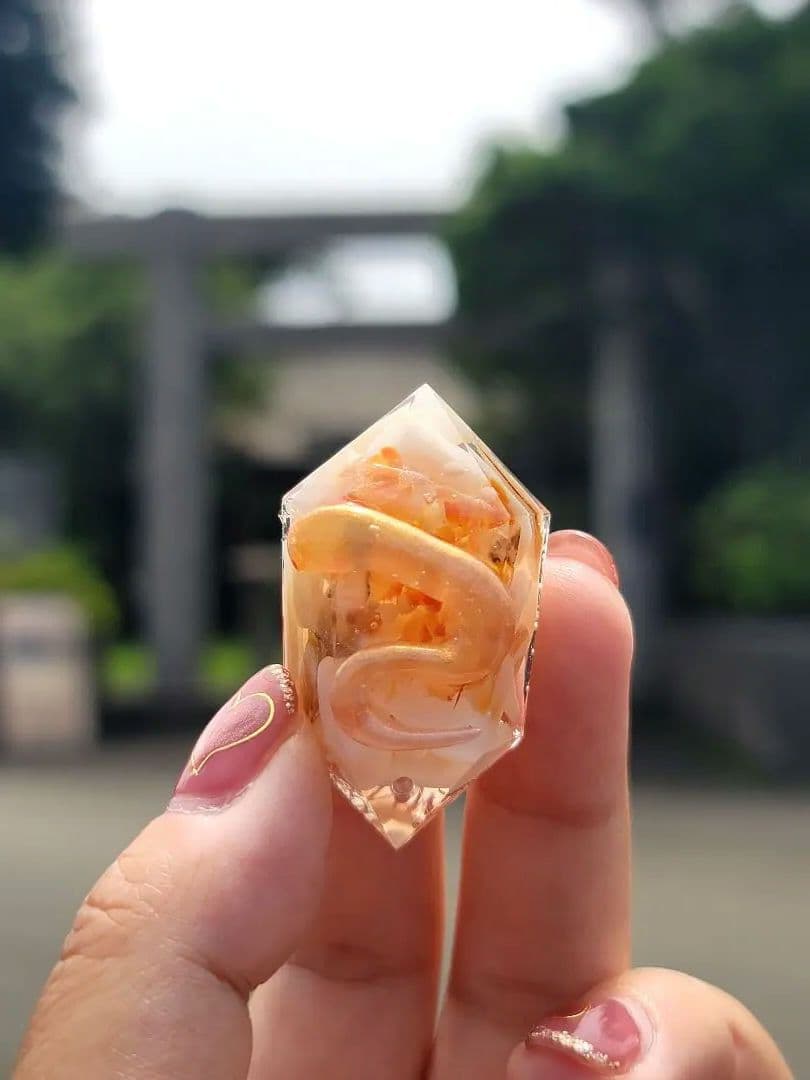 目標達成★家族皆の幸せと健康持ち運び白蛇オルゴナイト