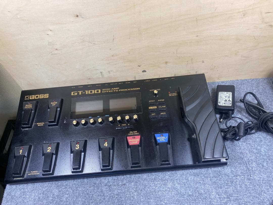 629 BOSS GT-100 アンプシミュレータ　マルチエフェクター