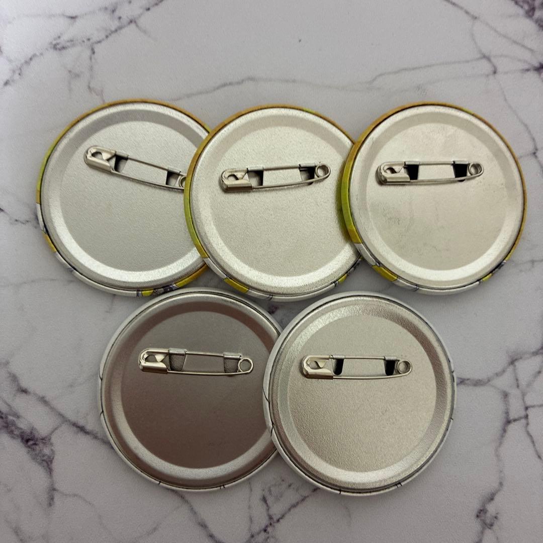 いれいす 悠佑 缶バッジ サンリオ - メルカリ