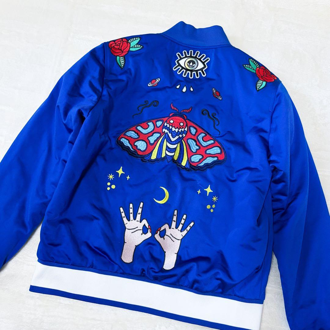 アディダス オリジナルス スタジャン PAKAIAN コラボ 蛾 刺繍