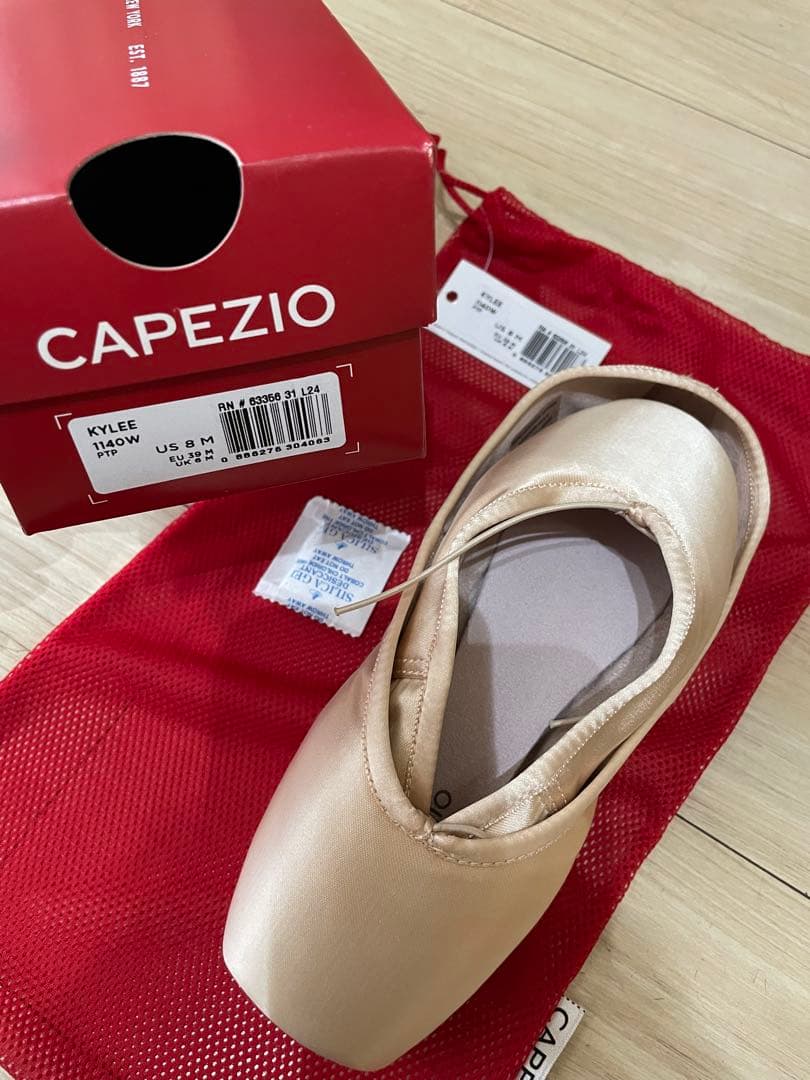 capezio カペジオ　カイリー KYLEE 1140W サイズ8 M