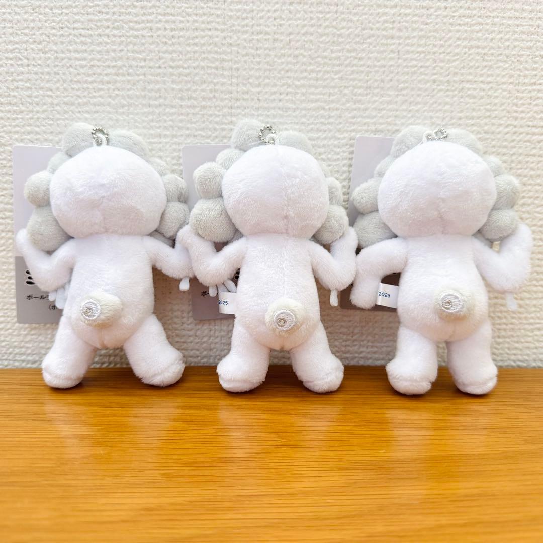 白ミャクミャク ボールチェーンマスコットABC 3点セット - メルカリ