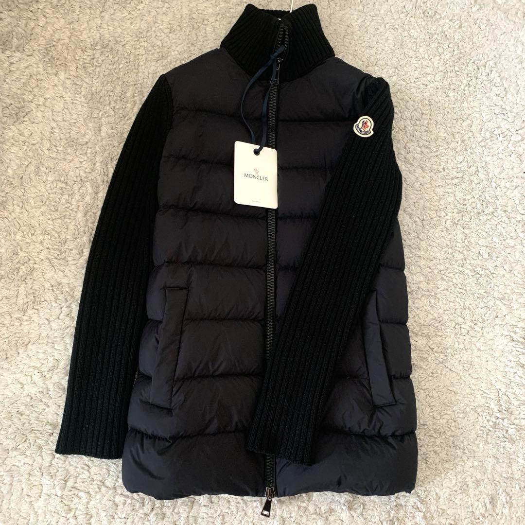 《未使用に近い》モンクレール　ダウンジャケット