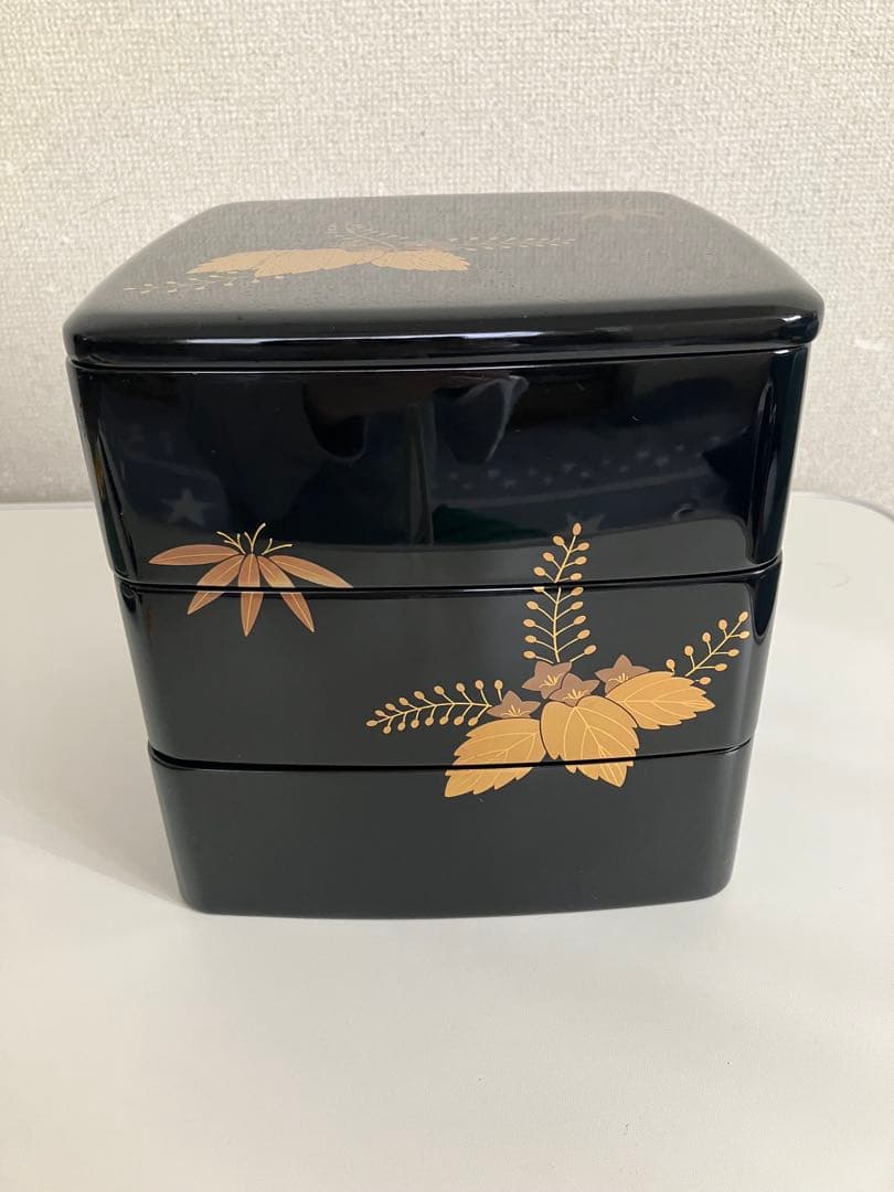 輪島塗　お重　3段 三段重箱（6.5寸隅丸型）松風沈金 429,000円（税込） | 輪島塗の塗師屋