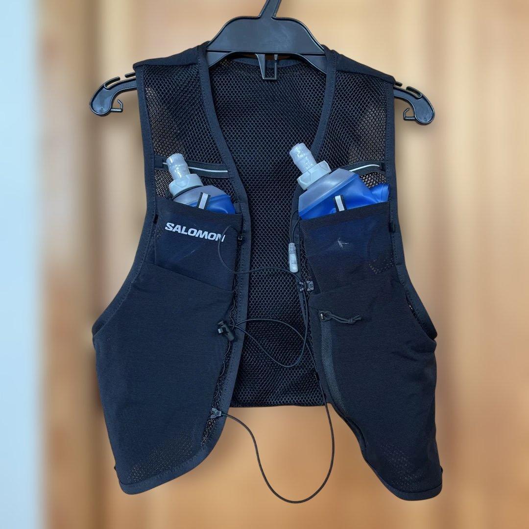 SALOMON 【新品未使用タグ付き】ランニングベスト ボトルポケット付き SALOMON 【新品未使用タグ付き】ランニングベスト ボトルポケット付き