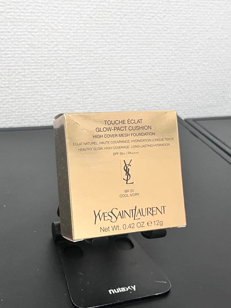 ファンデーション YSL Touche Eclat Glow-Pact Cushion BR20