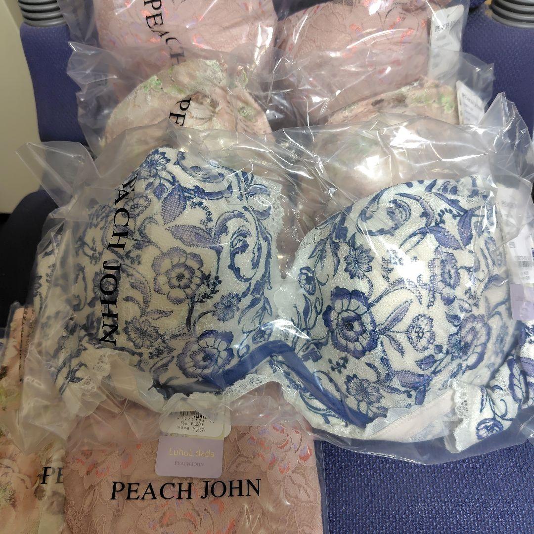 新品未開封ピーチジョン　バービーコラボ　ブラとショーツ3セットE９０／３ｌ