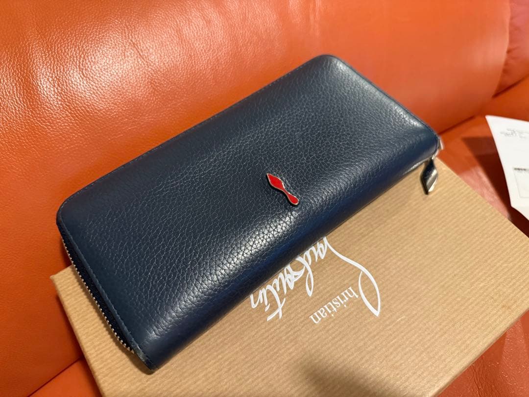 クリスチャンルブタン　ネイビー 長財布 赤内装 Christian Louboutin（クリスチャンルブタン） ルブタン ラウンド
