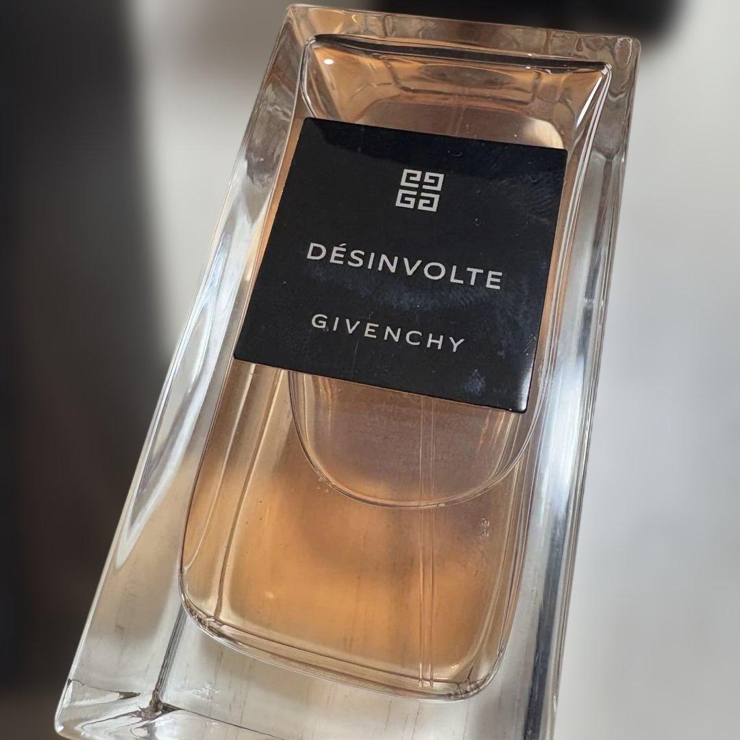 ジバンシー　香水　デザンヴォルト