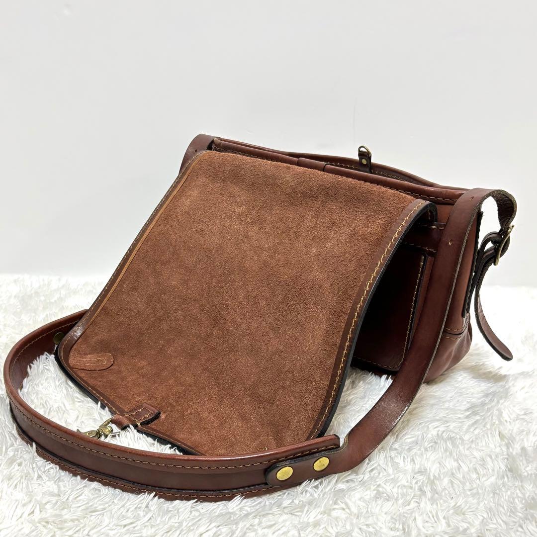 ヘルツ 総かぶせのメッセンジャーバッグ S ショルダーバッグ レザー