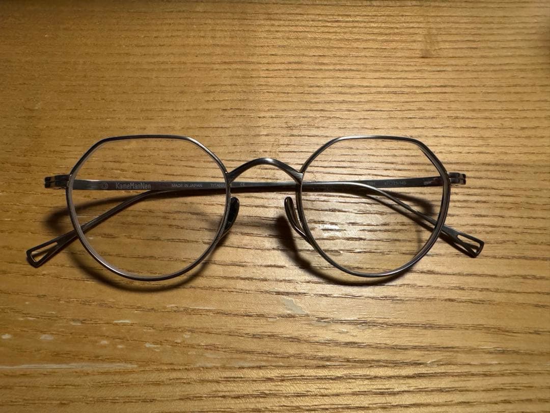 メガネ　カメマンネン　KameManNen