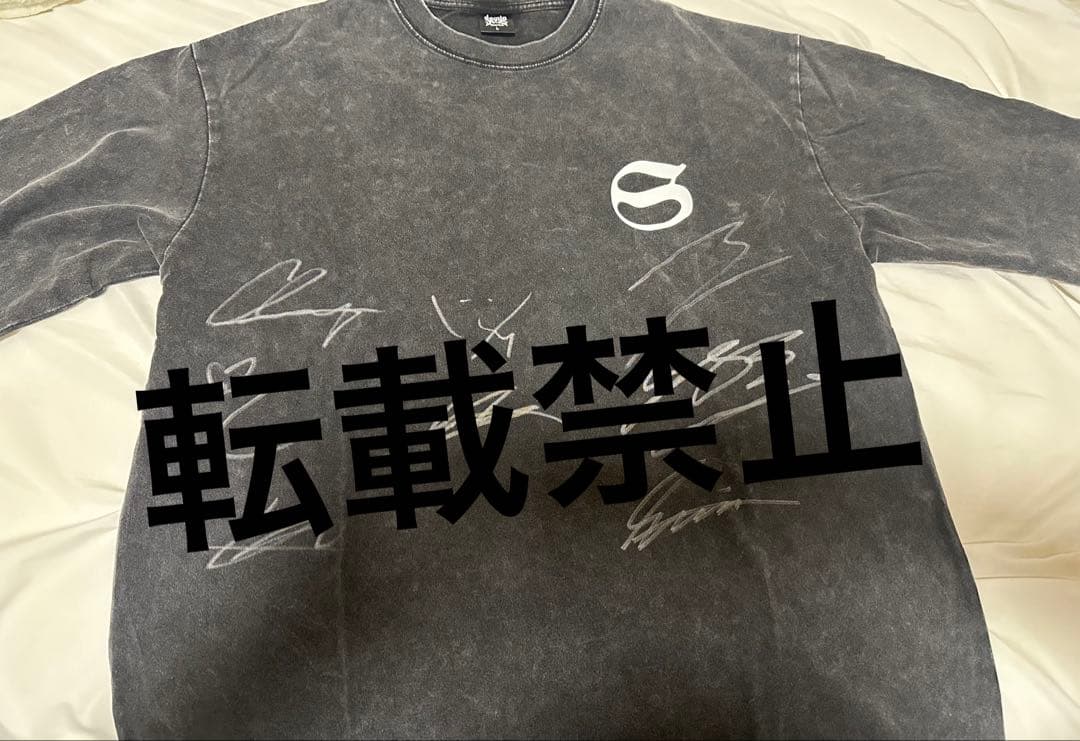 Stray Kids スキズ　全員サイン入りTシャツ