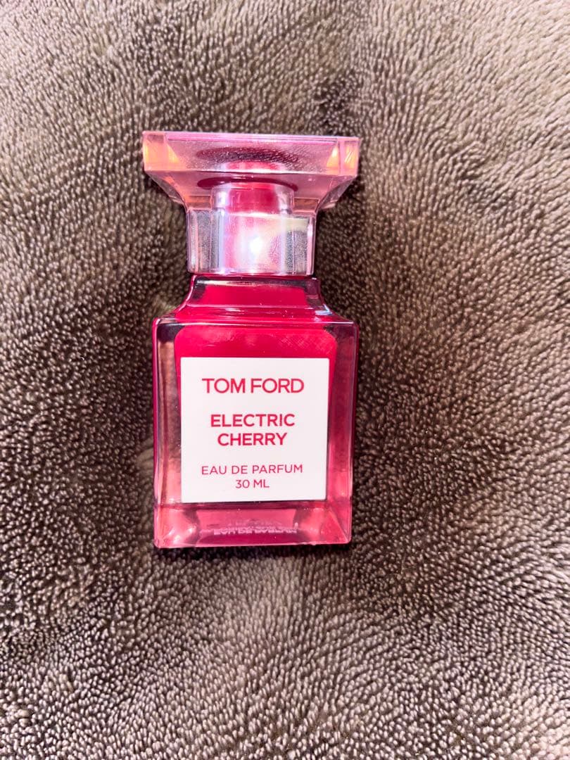 香水(女性用) TOM FORD ELECTRIC CHERRY 30ML