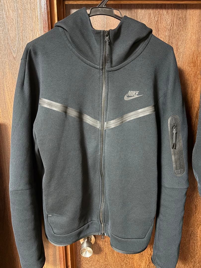 Nike テックフリース旧型　上Lサイズ　下Mサイズ　廃盤 廃盤 ナイキ メンズL 初期 初代テックフリース セットアップ グレー