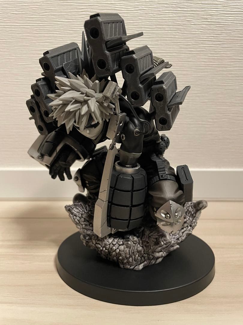 ヒロアカ JUMP OUT HEROES EXTRA 爆豪勝己 フィギュア - メルカリ