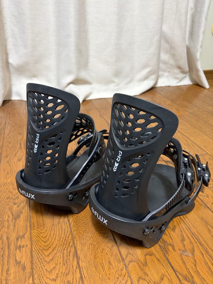 FLUX PR ブラック ビンディング　※ビスが4本しかありません