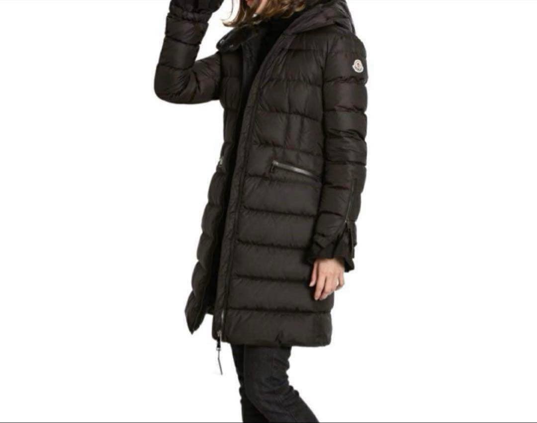 ブラック ダウンジャケット MONCLER