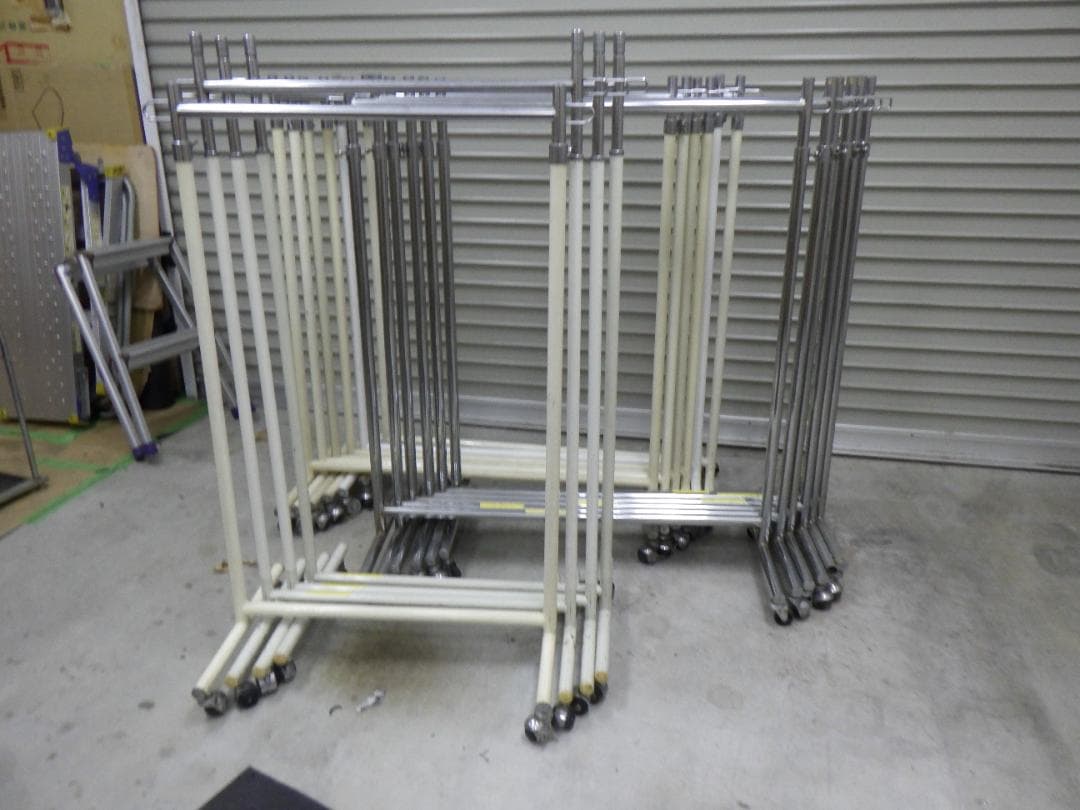 【直接引き取り限定】 ハンガーラック １６台セット 催事 店舗什器 送料無料】ハンガーラック<br>HR-NSTR-767 3段<br>幅90×奥行45×高さ