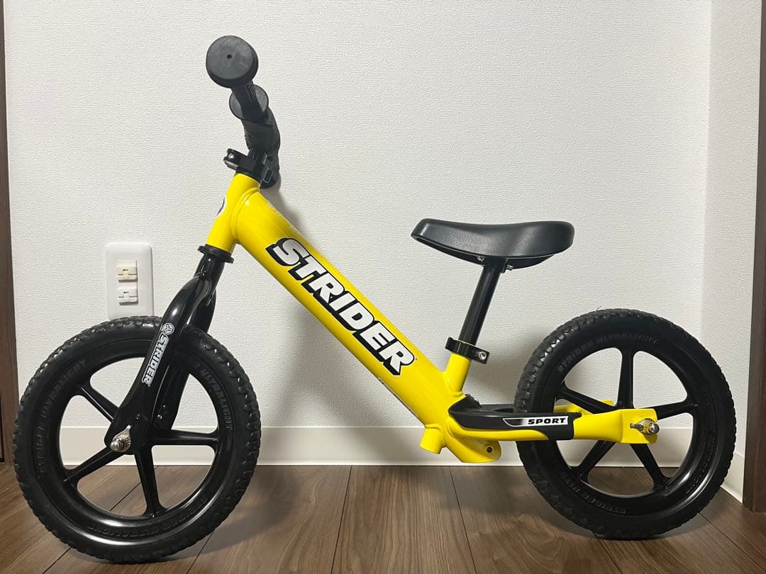 ストライダー　12インチ　ストライダー　黄色 ストライダー スポーツモデル 12インチ イエロー - メルカリ