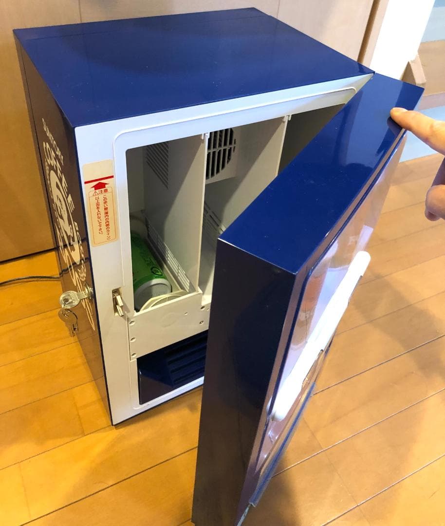 非売品】サントリー BOSS ミニ自販機 保冷庫（セブンイレブン限定商品