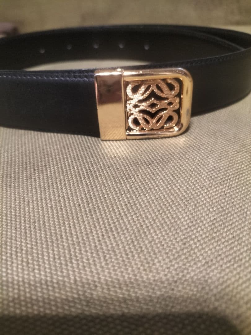 ロエベ　ベルト　限界プライス