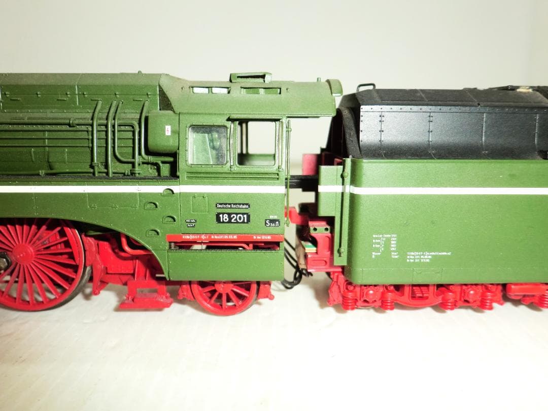 HOゲージROCO 東ドイツ国鉄 DR 高速試験用機関車 BR18 201号機 - メルカリ